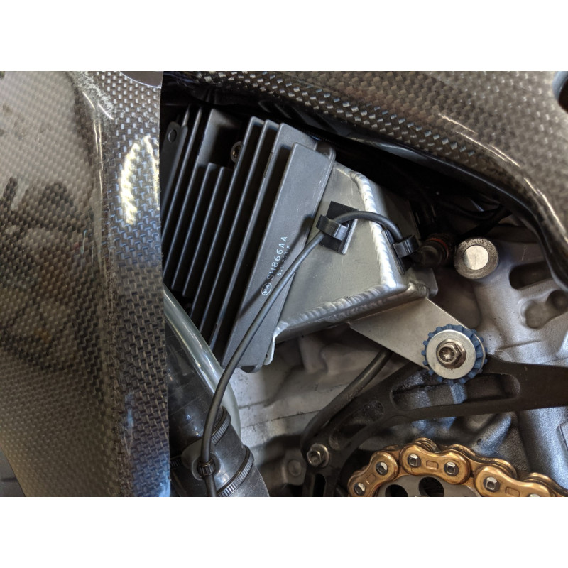 Kawasaki 2016-21 ZX-10R / ZX-10RR Aluminum Oil Catch Tank Kit
